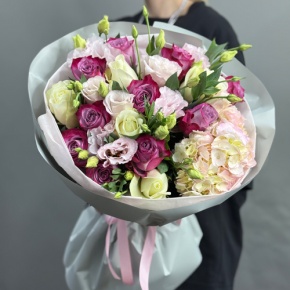 Букет из роз, гортензии и эустом в Можайске