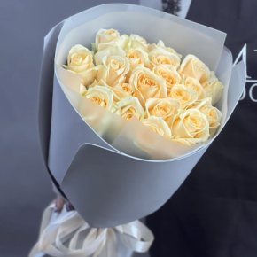 Букет из 25 роз Аваланж (50 см) в Можайске