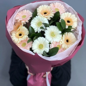 Букет из 13 белых гербер микс в Можайске
