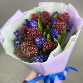 Букет "Твой яркий день" из гиацинтов и скиммии в Можайске