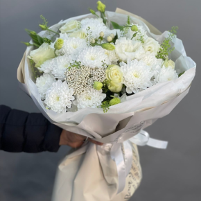 Букет "Меланхолия" из роз и хризантем в Можайске