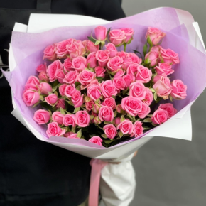 Букет "Рассвет принцессы" из 15 кустовых роз (50 см) в Можайске