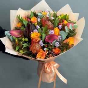Букет "Даниэлла" из калл, роз, гиперикума, сафари, капса и лейко в Можайске