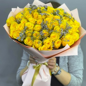 Букет из 51 лимонной розы с лимониумом в Можайске