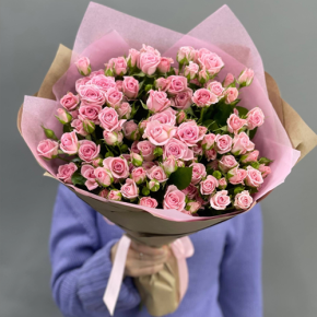 Букет  из 19 кустовых роз (60 см) в Можайске