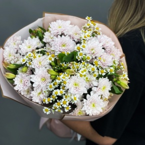 Букет "Сиэтл" из хризантем, альстромерий и ромашек в Можайске