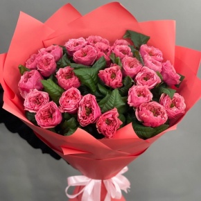 Букет из 25 махровых пионовидных роз Риджентс парк  (70 см) в Можайске