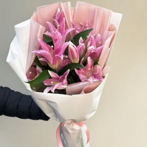 Монобукет из 9 ароматных розовых лилий в Можайске