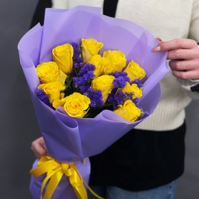 Букет "Лейкерс" из лимонных роз и статицы в Можайске