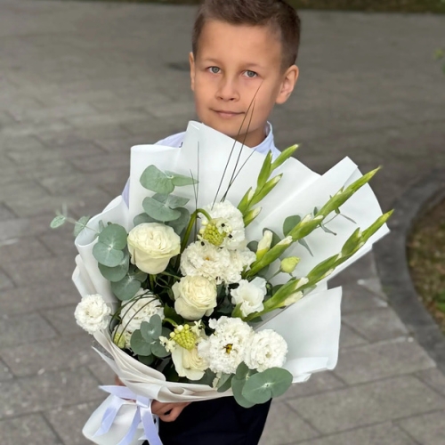 Букет на 1 сентября с гладиолусами, розами, эустомой и орнитогалумом в Можайске