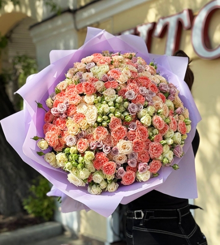 Букет из 101 кустовой розы микс в Можайске